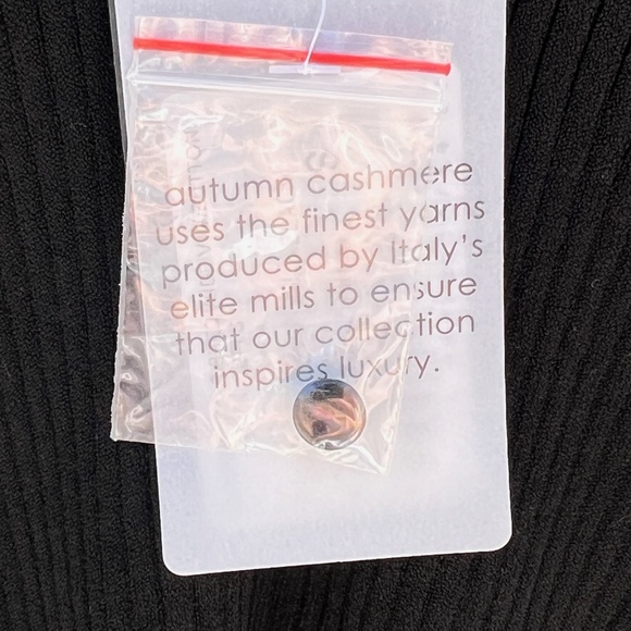 Autumn Cashmere Ribbed Wide V W/ Button Cuffs - Picture 9 of 14